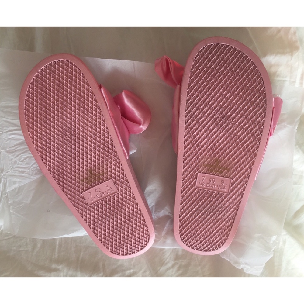 Pink bow slides ๐ - Picture 7 of 7